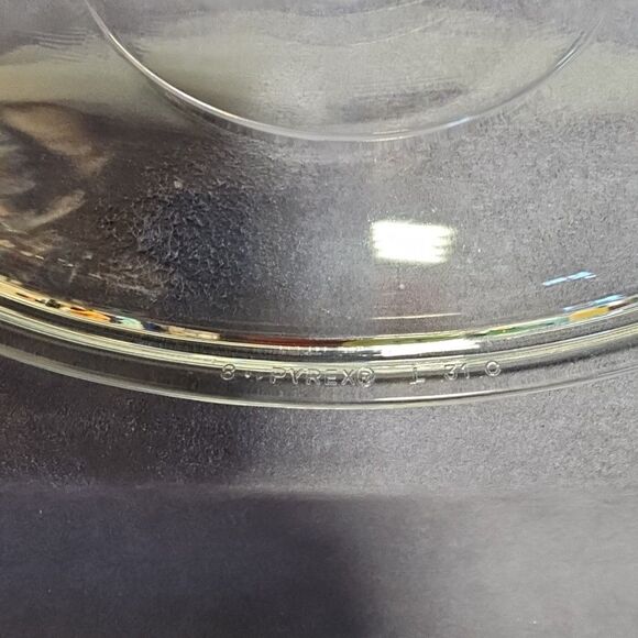 Pyrex L-31-C Oval Lid, Corning White Flora, Fits 1.25 Quart Casserole - Picture 6 of 10